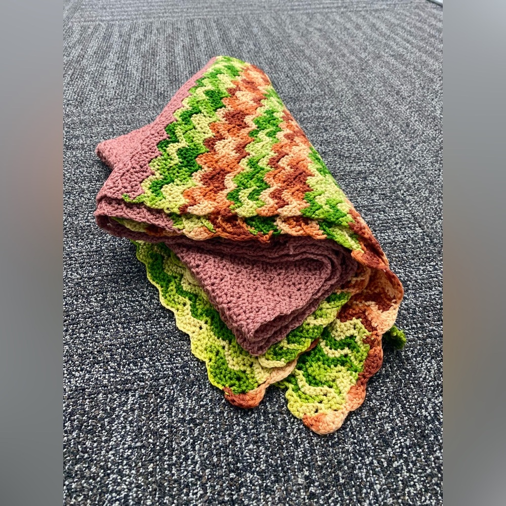 Vintage Hand Knit Blanket Afghan Scallop ZigZag Crochet Pattern Pink Green 40x72
